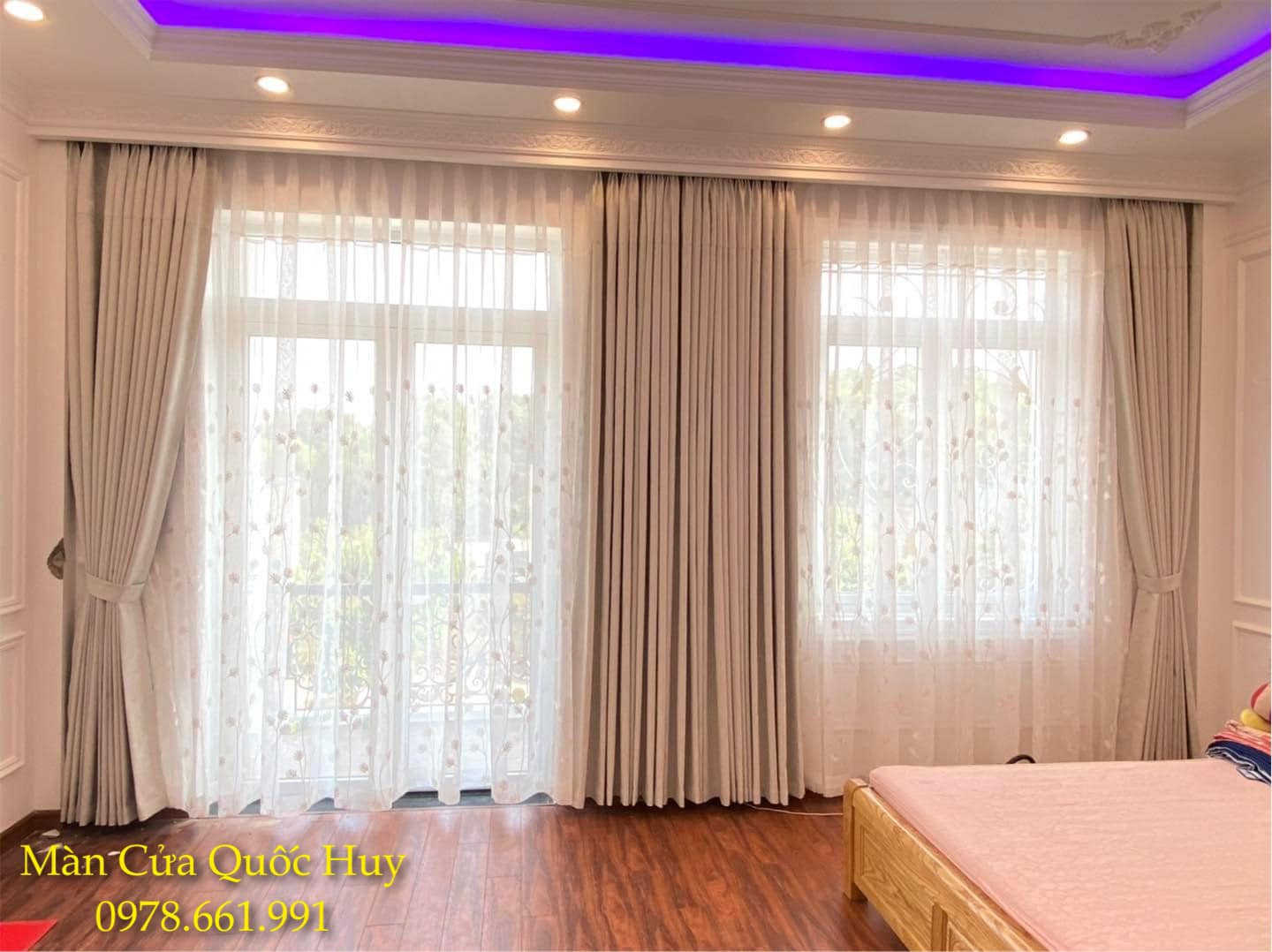 Màn cửa Quốc Huy ảnh 2