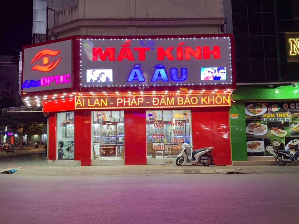 Mắt kính Á Âu ảnh 1