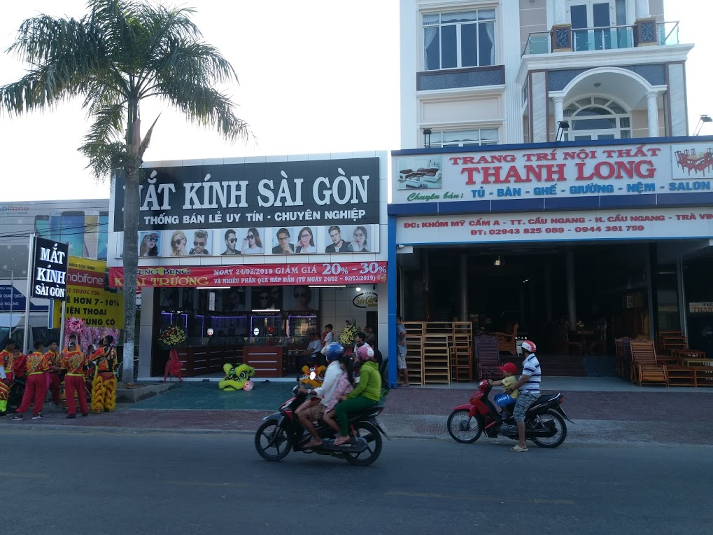 Mắt kính Sài Gòn ảnh 1