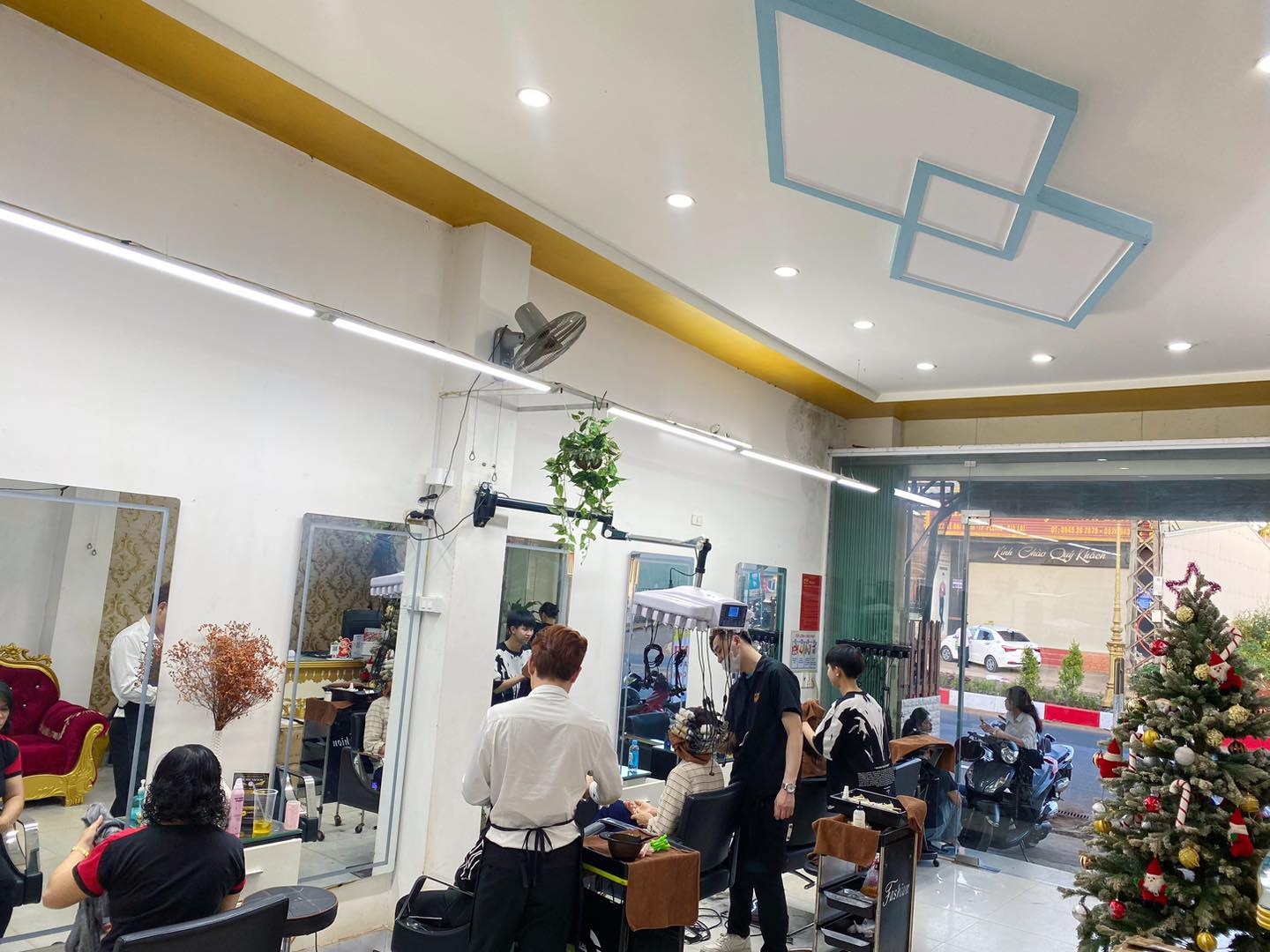 SaLon Tóc Đức Sài Gòn ảnh 2