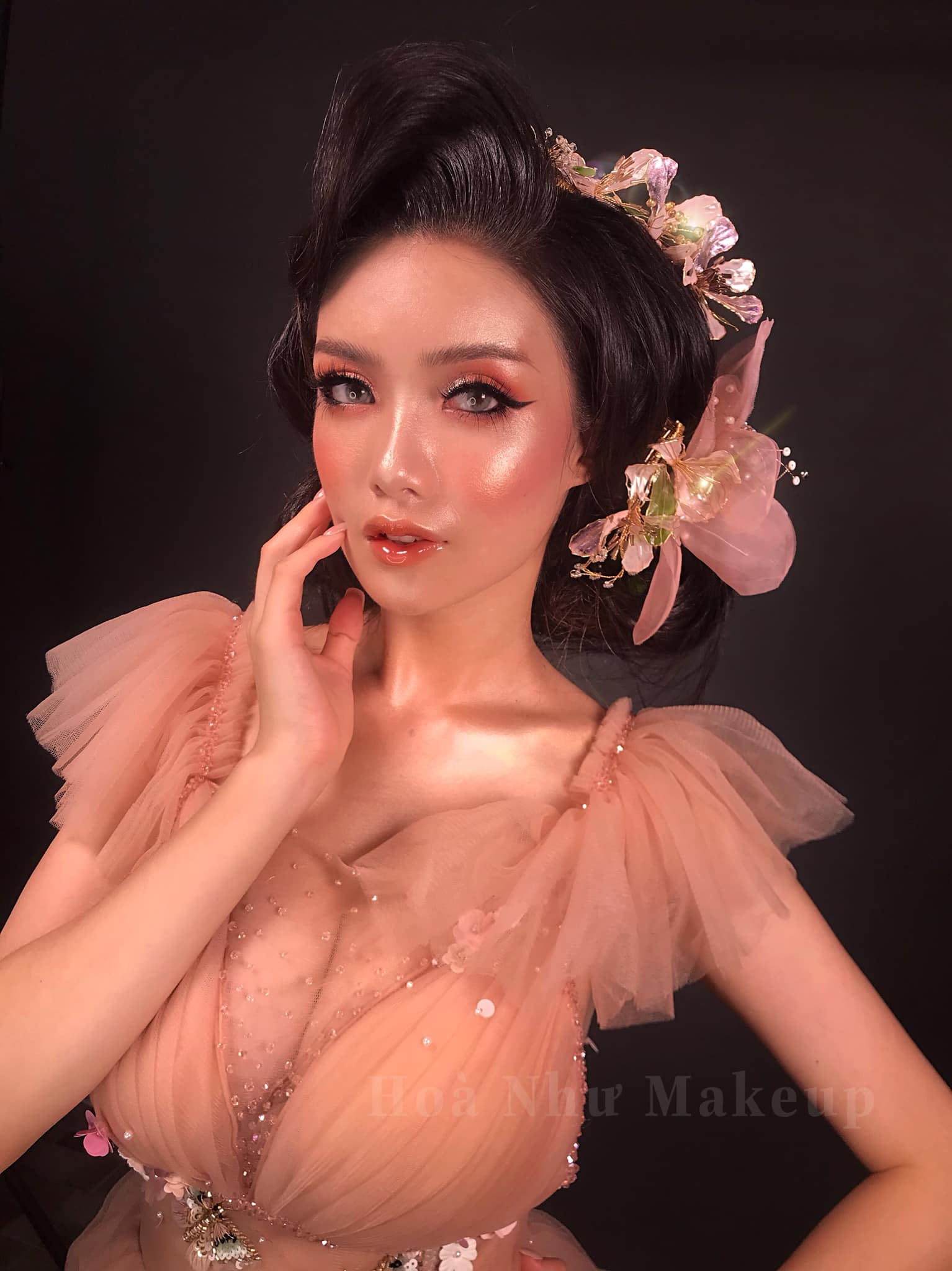 Hòa Như makeup ảnh 1