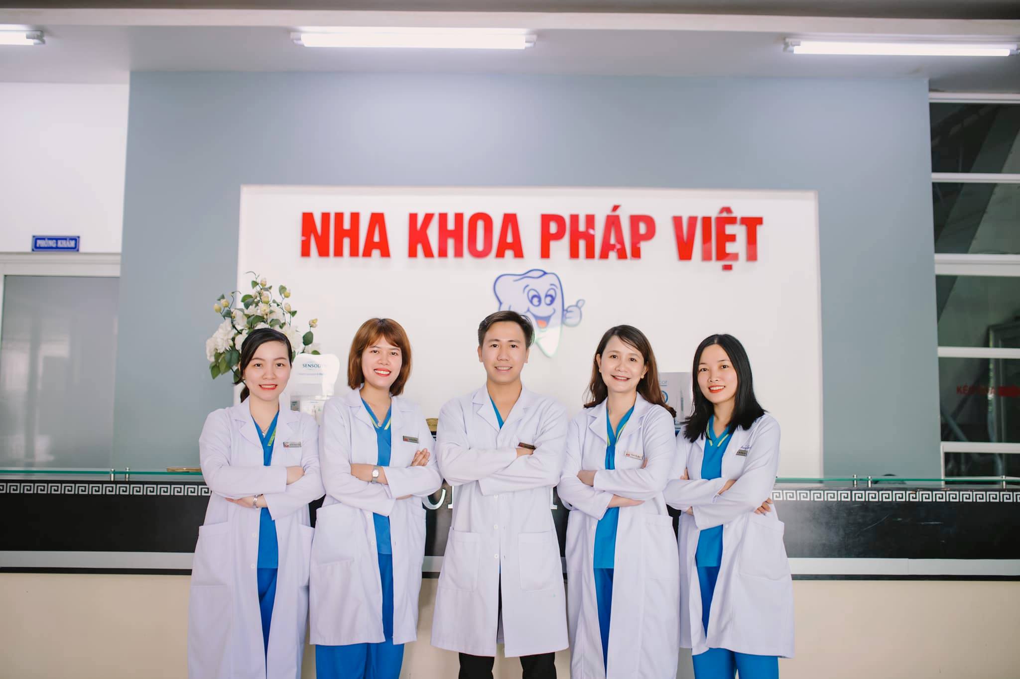 Nha Khoa Pháp Việt Huế ảnh 1