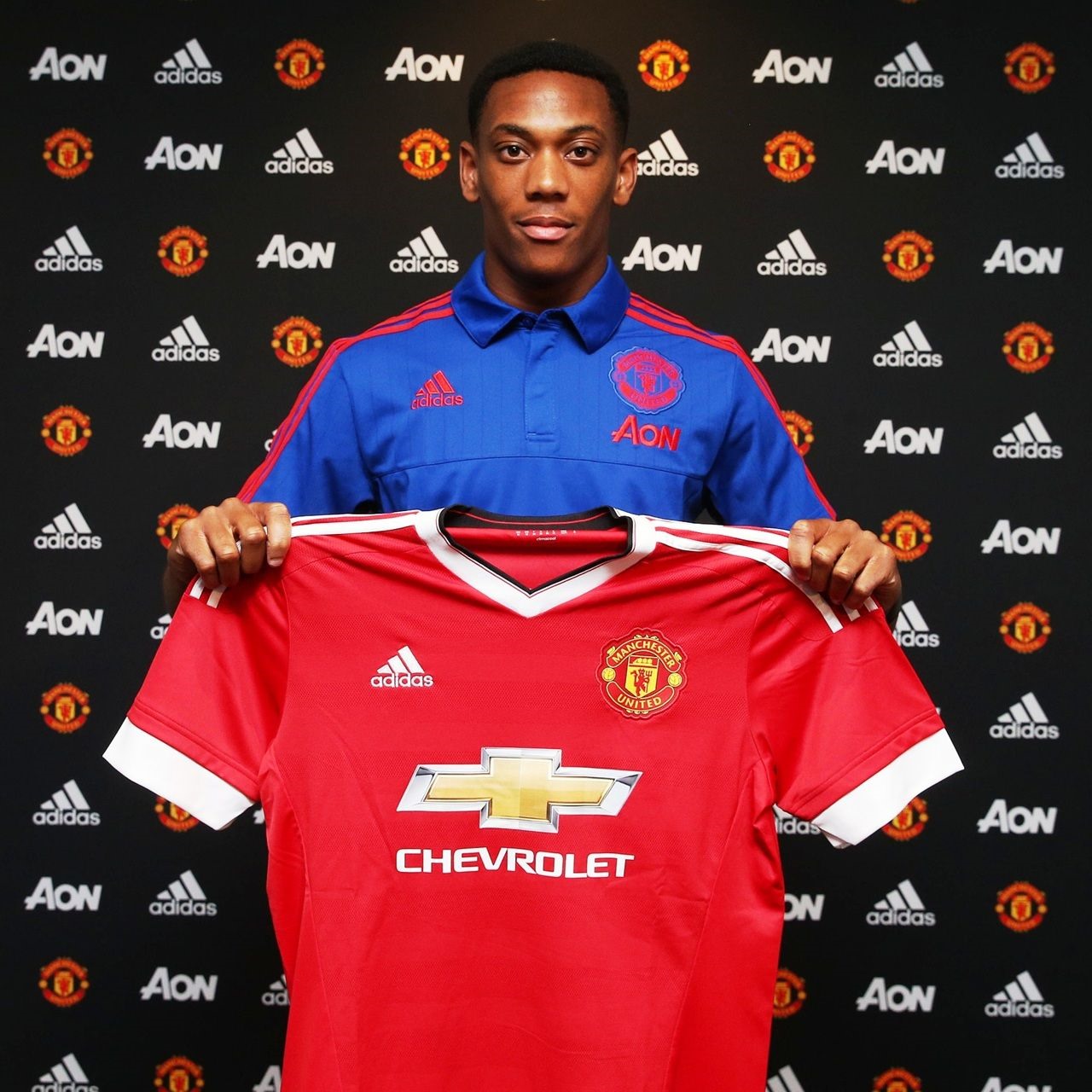 Martial kí hợp đồng với Manchester United năm 2015 ảnh 1