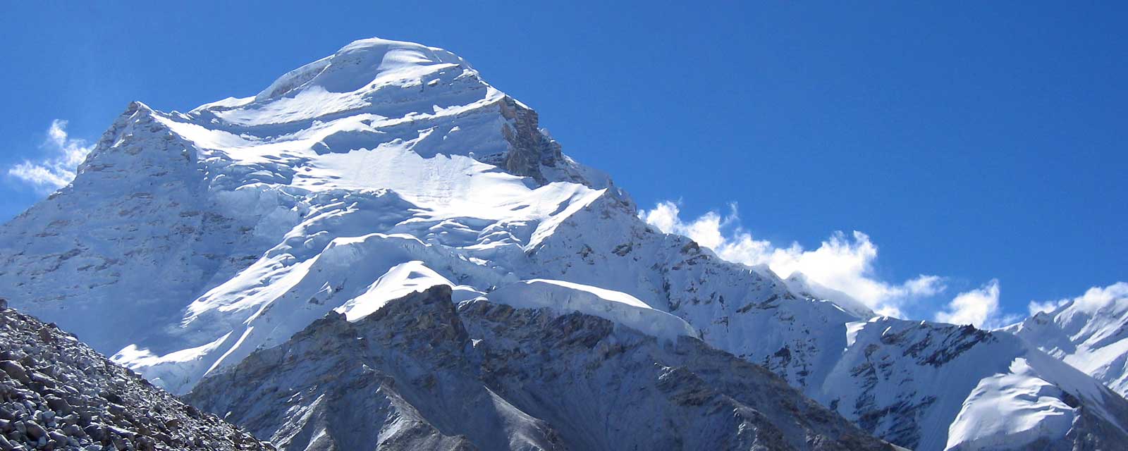 Hành trình chinh phục đỉnh Cho Oyu có phần đơn giản hơn bởi đường đi đa phần là sườn dốc thoai thoải ảnh 1