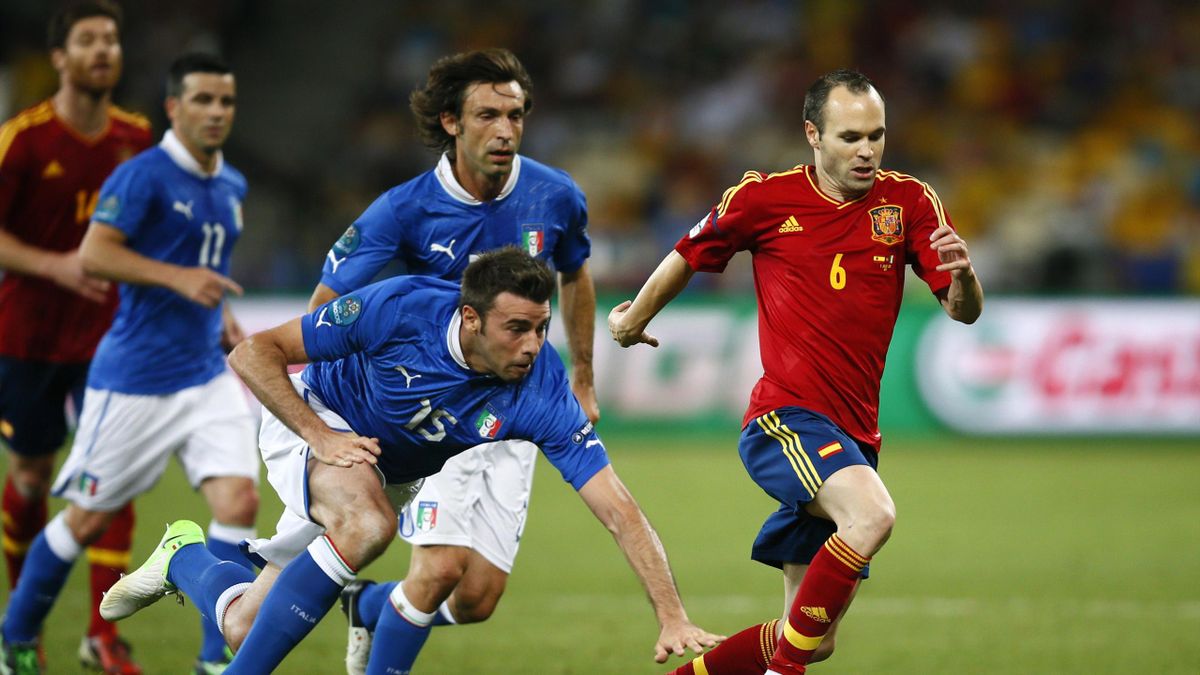 Andres Iniesta là Cầu thủ xuất sắc nhất Euro 2012. ảnh 1