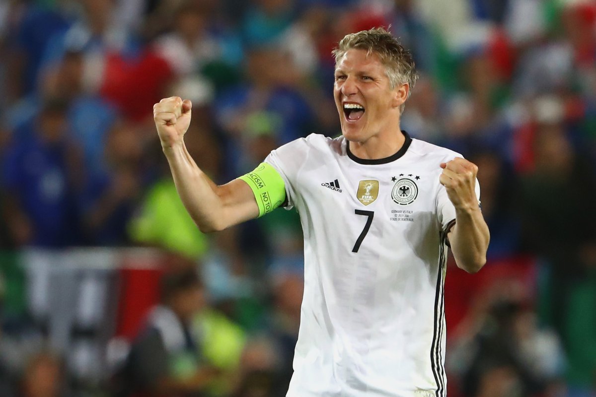 Bastian Schweinsteiger là chiến binh thầm lặng trong thành công của bóng đá Đức ảnh 1