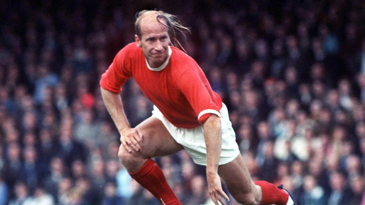 Sir Bobby Charlton đã nắm giữ kỉ lục ghi bàn cho tuyển Anh từ năm 1970 đến năm 2015 ảnh 1