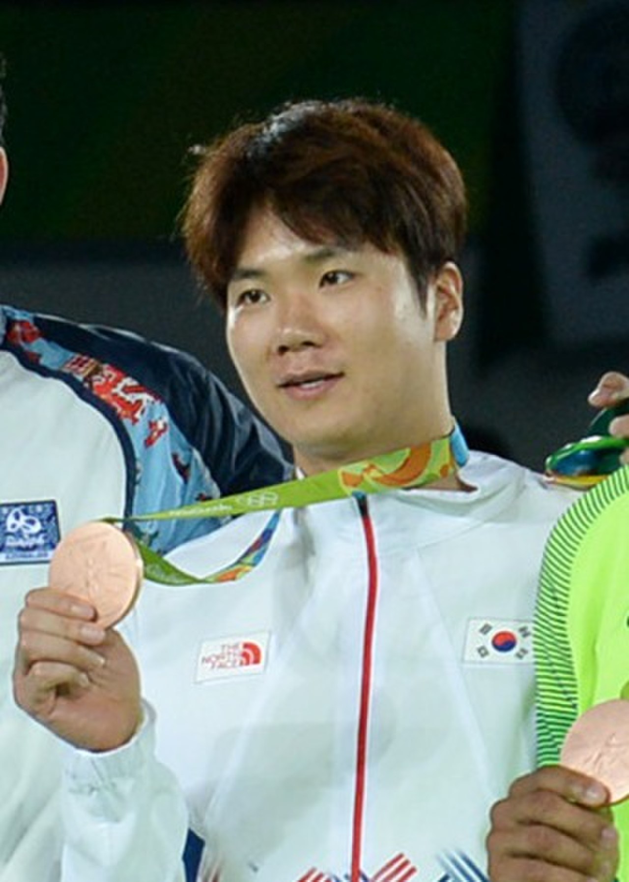 Cha Dong-min là một chuyên gia ở hạng cân nặng ảnh 1