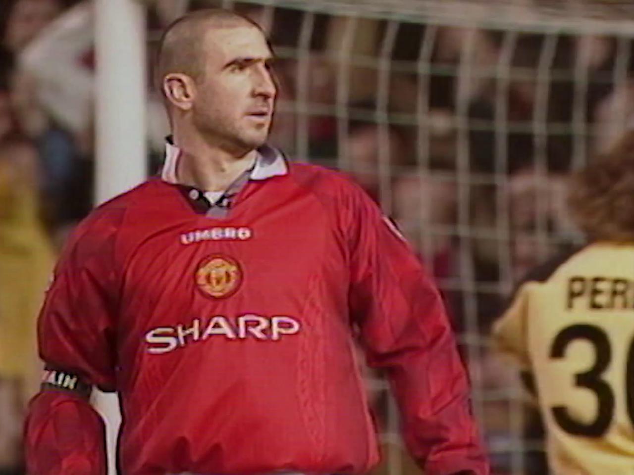 Cantona đã có một màn ăn mừng đầy kiêu hãnh đã trở thành biểu tượng ảnh 1