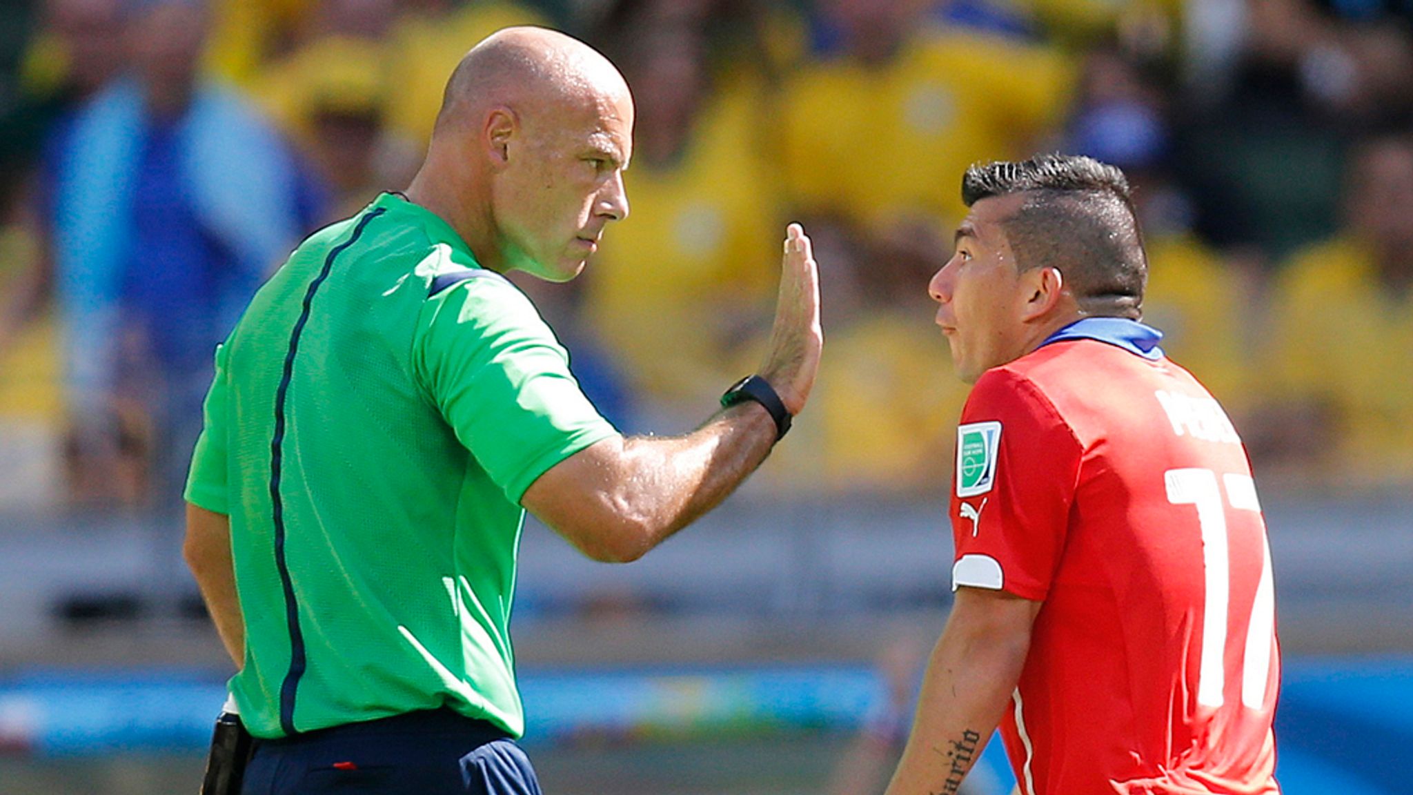 Howard Webb là trọng tài thành công nhất ở Anh trong lịch sử ảnh 1