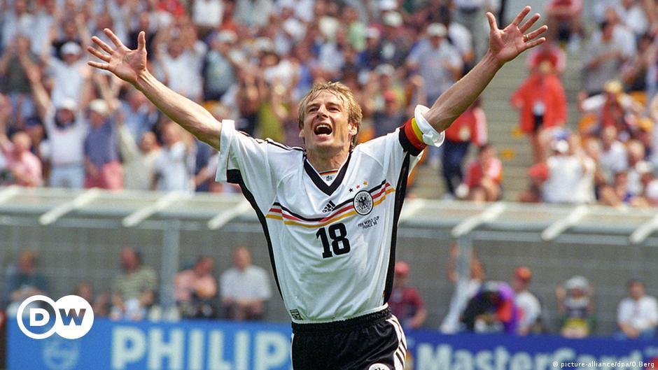 Klinsmann sở hữu mái tóc vàng rất đặc trưng ảnh 1