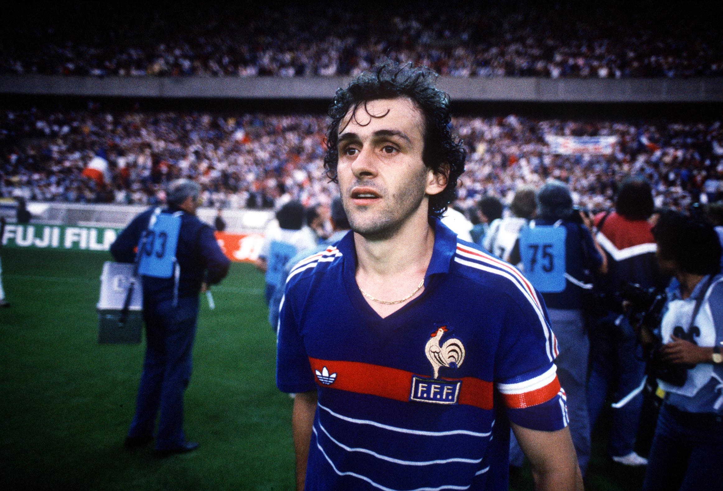 Michel Platini chỉ cần 1 kỳ Euro để ghi được 9 bàn thắng ảnh 1