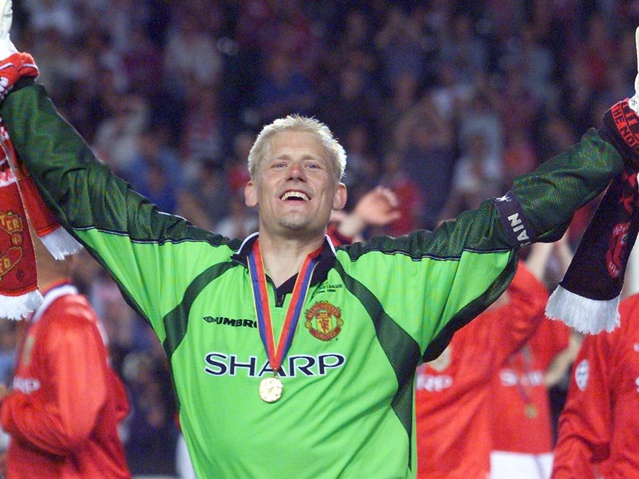 Peter Schmeichel là huyền thoại thủ môn ở Old Trafford ảnh 1