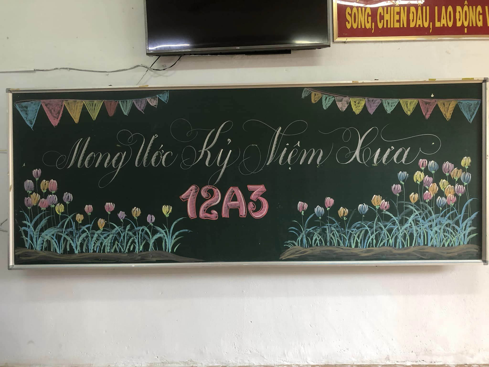 Những tác phẩm trang trí bảng lớp chào mừng Ngày Nhà giáo Việt Nam ấn tượng  của học sinh