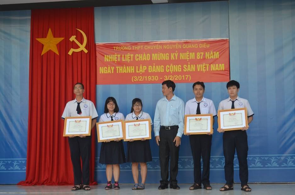 TRƯỜNG THPT CHUYÊN NGUYỄN QUANG DIÊU ảnh 1