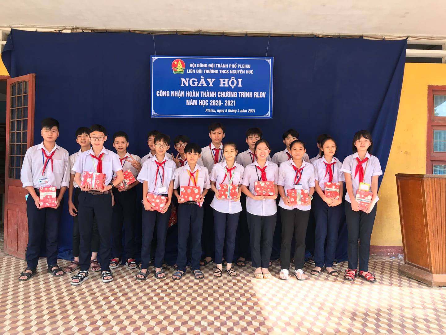Trường THCS Nguyễn Huệ ảnh 1