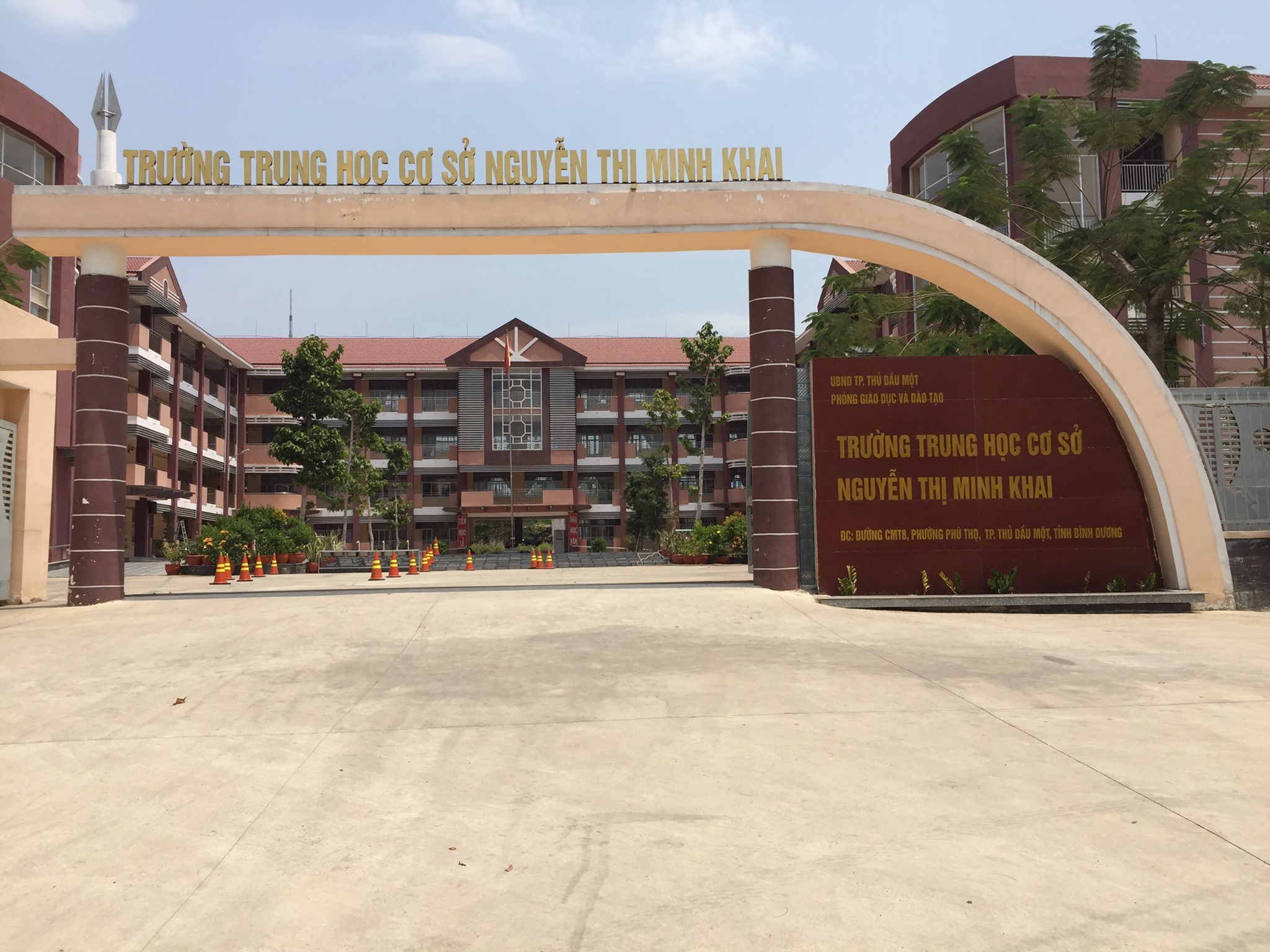 Trường THCS Nguyễn Thị Minh Khai ảnh 1