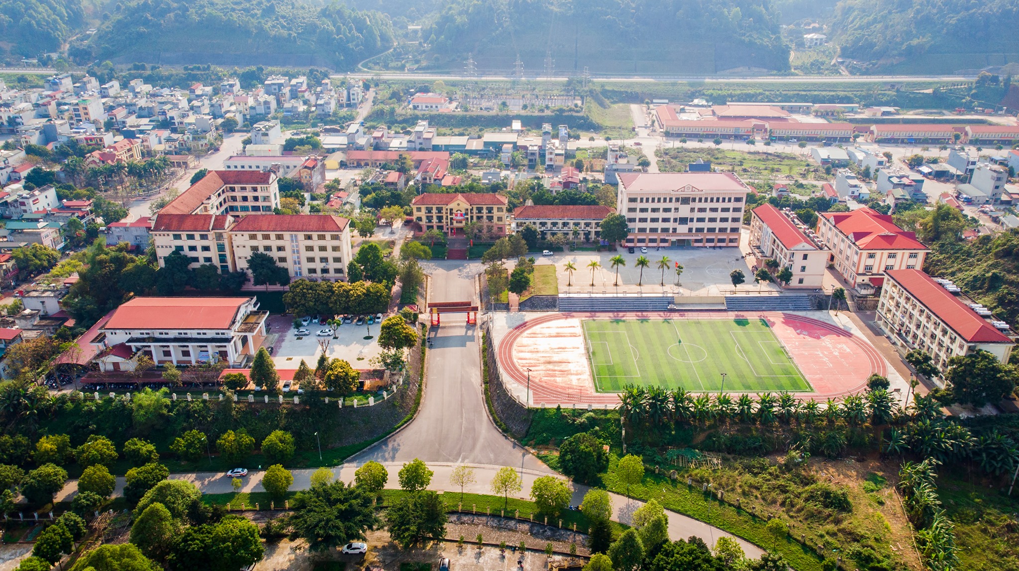 Trường THPT Chuyên Lào Cai ảnh 1