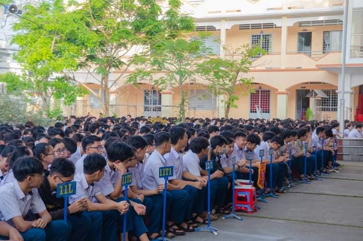 Trường THPT Chuyên Nguyễn Bỉnh Khiêm ảnh 2