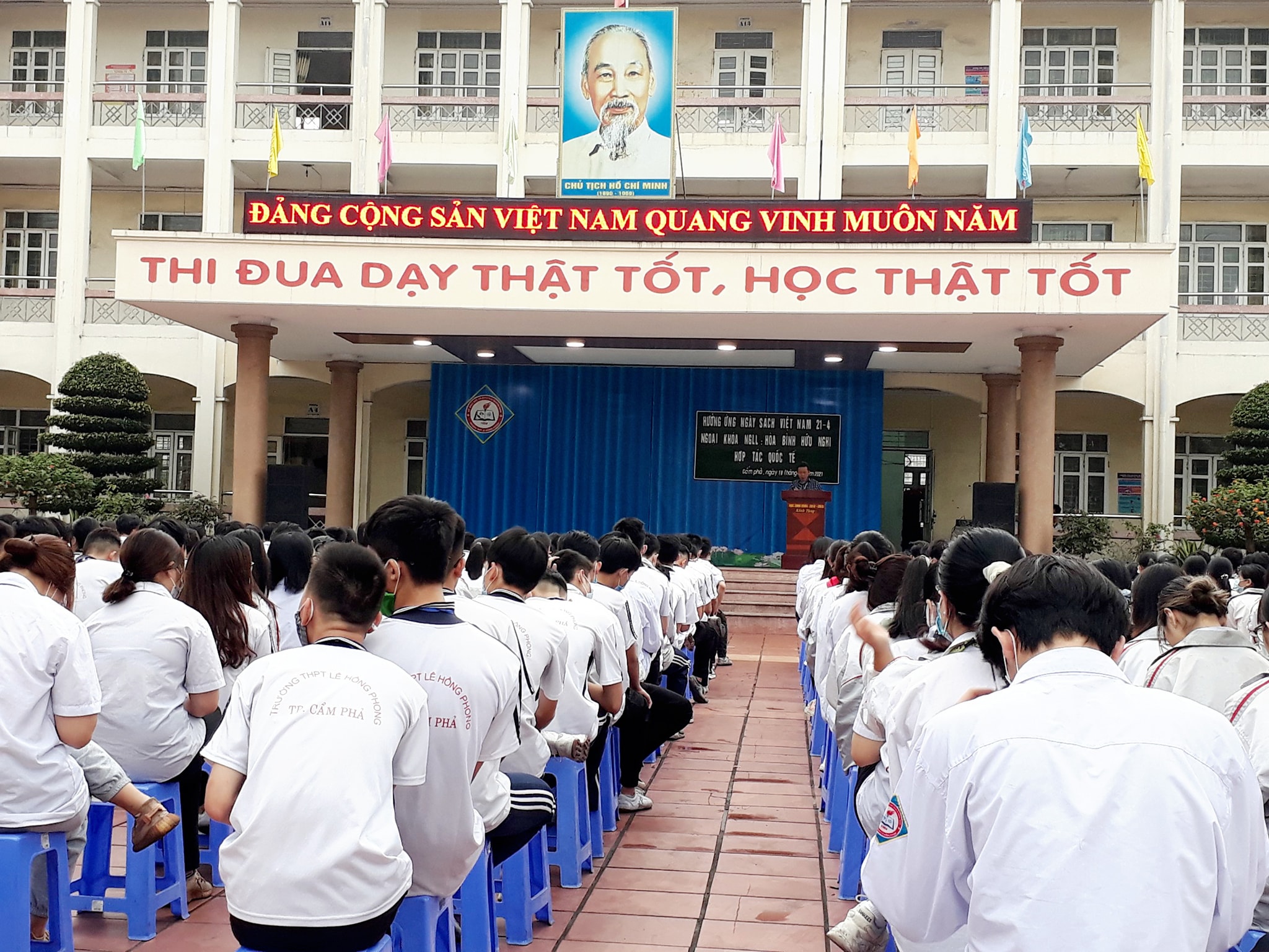Trường THPT Lê Hồng Phong ảnh 2