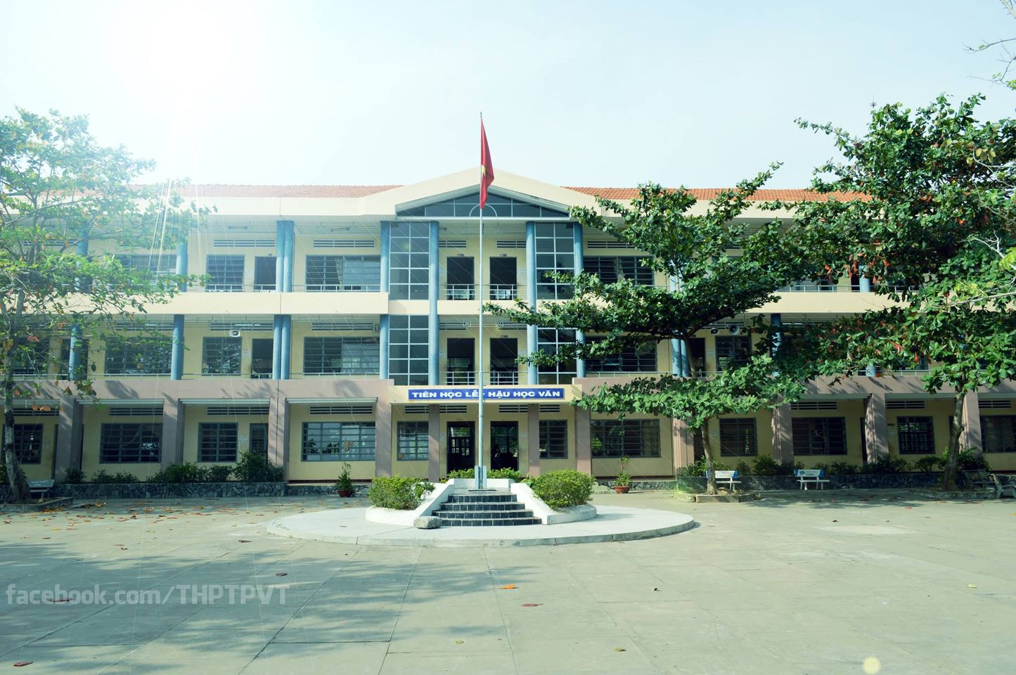 Trường THPT Phan Văn Trị ảnh 1