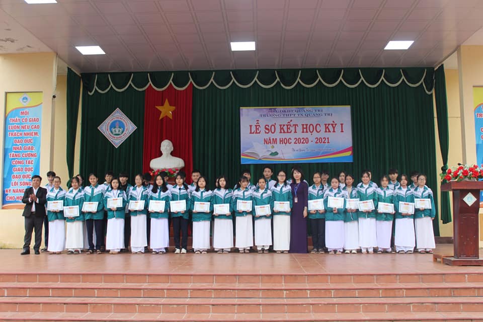 Trường THPT Thị xã Quảng Trị ảnh 2