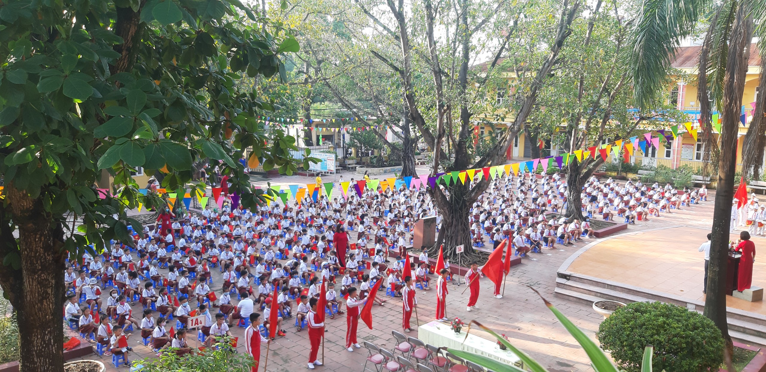 Trường Tiểu học Hữu Hòa ảnh 1