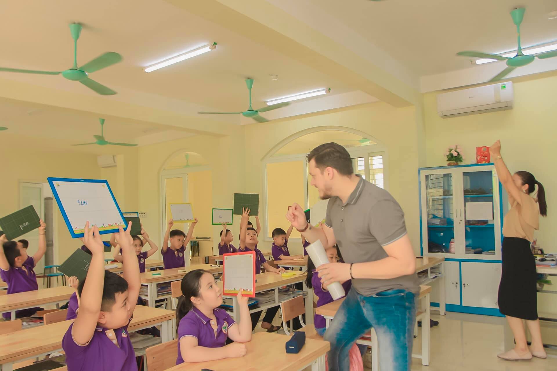 Trường Tiểu học Tân Phú Khang