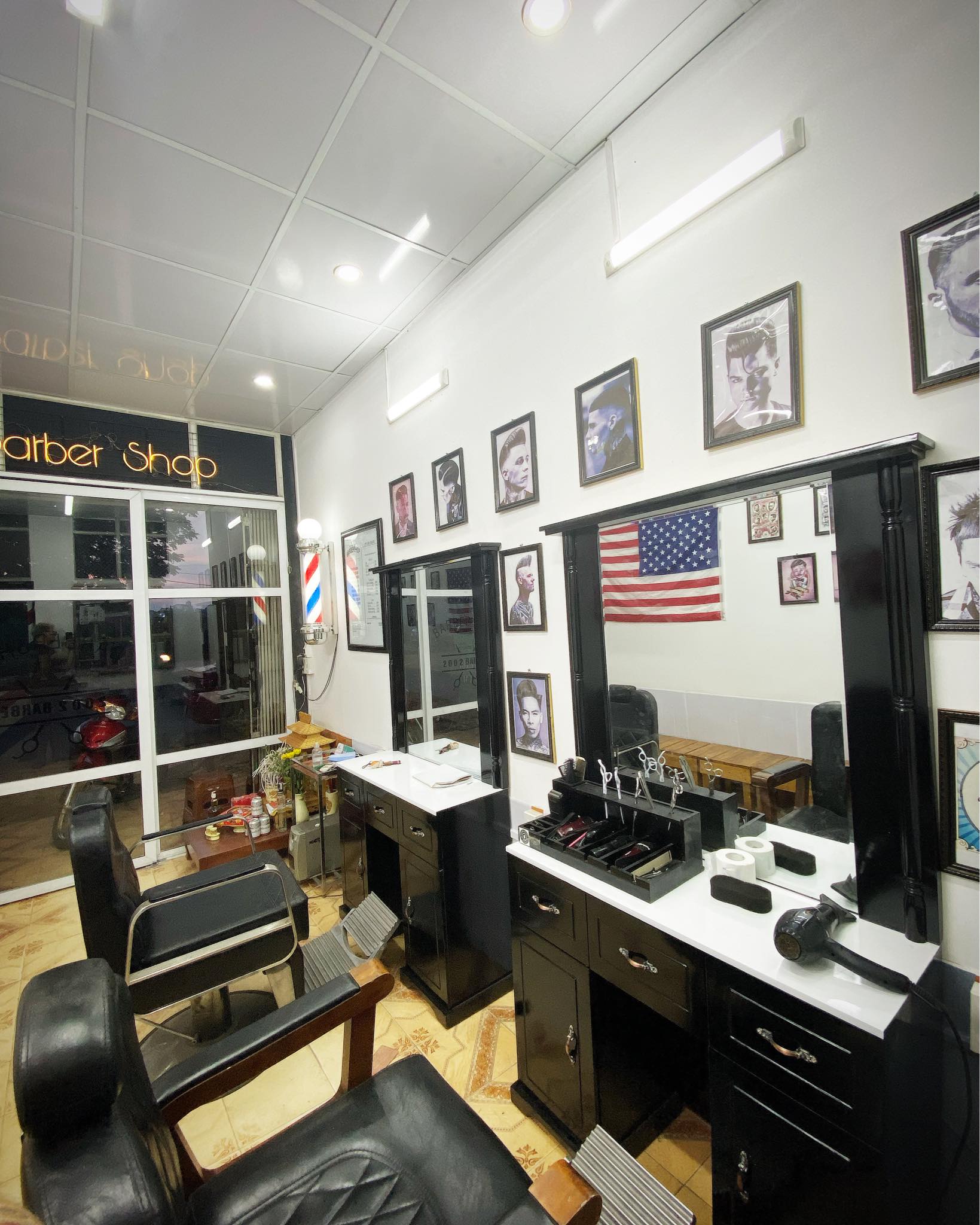 2002 Barber Shop ảnh 1