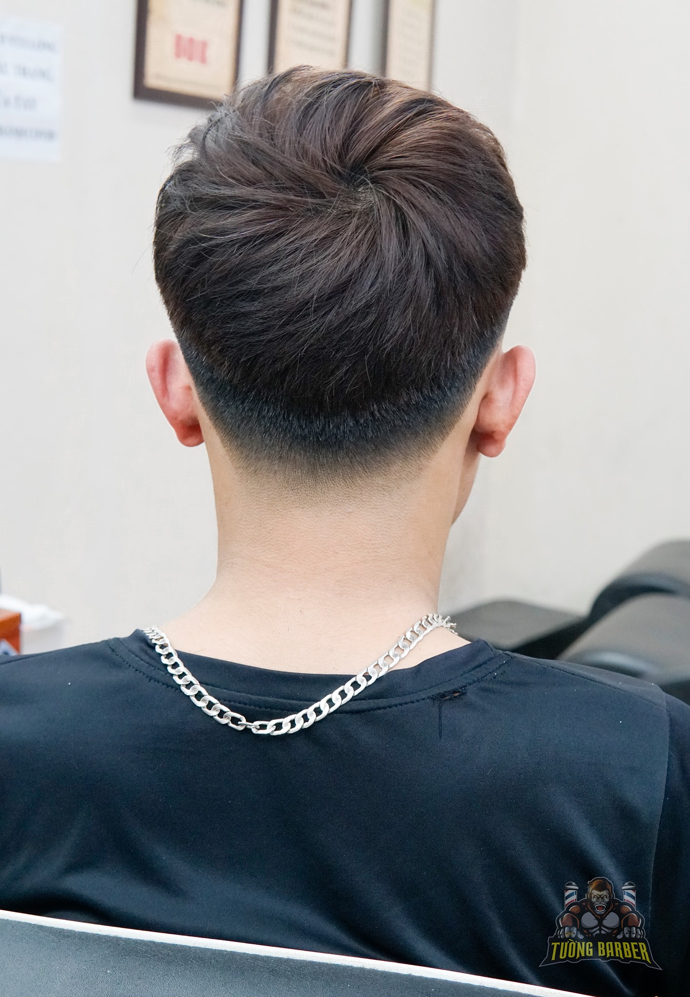 Tường Barber ảnh 3