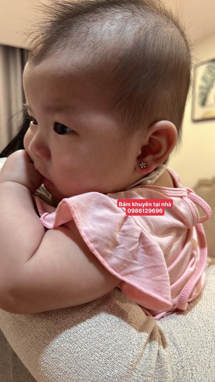 Bấm Lỗ Tai Nhung Charm ảnh 2