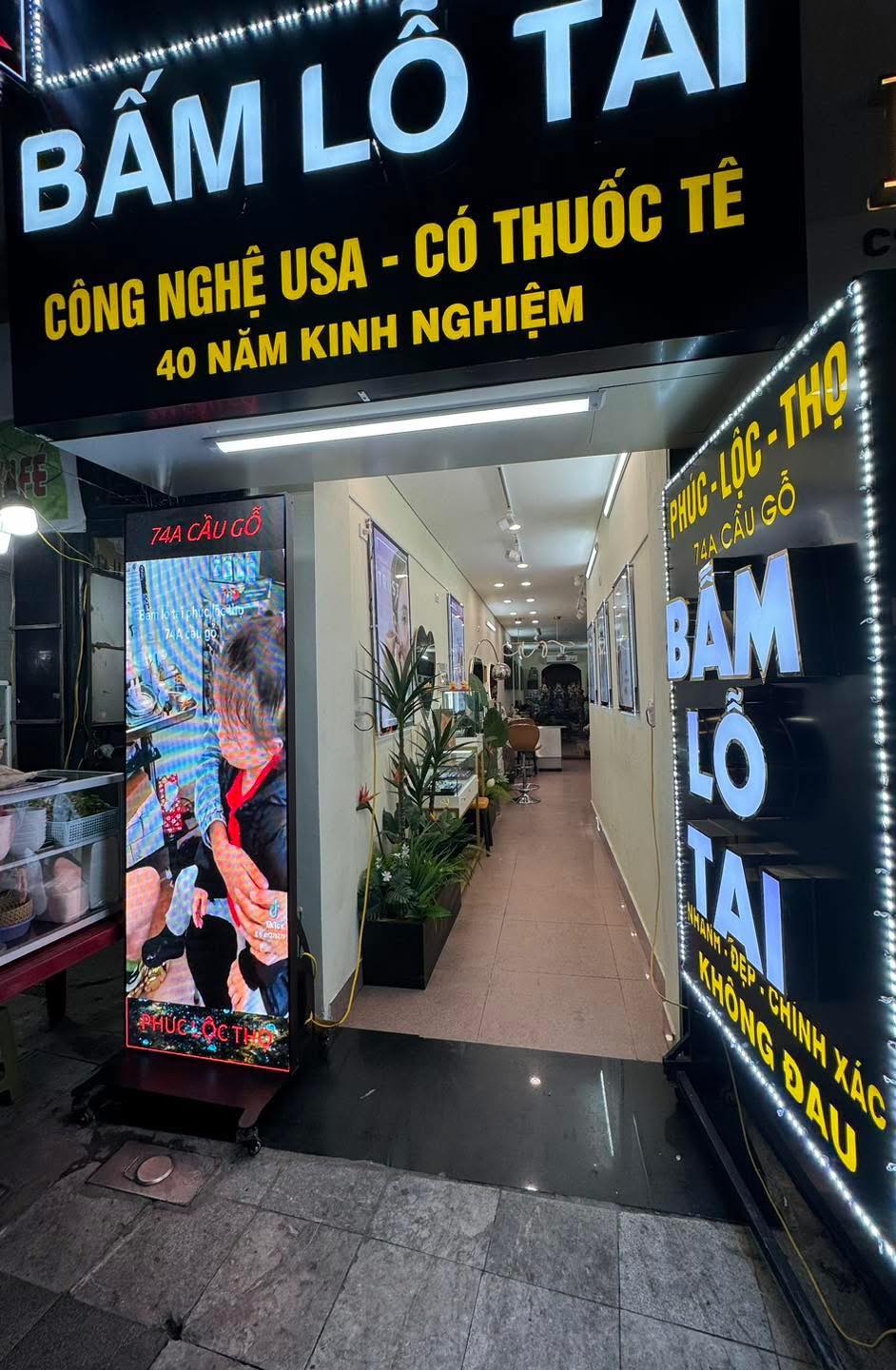 Bấm lỗ Tai Phúc Lộc Thọ ảnh 2