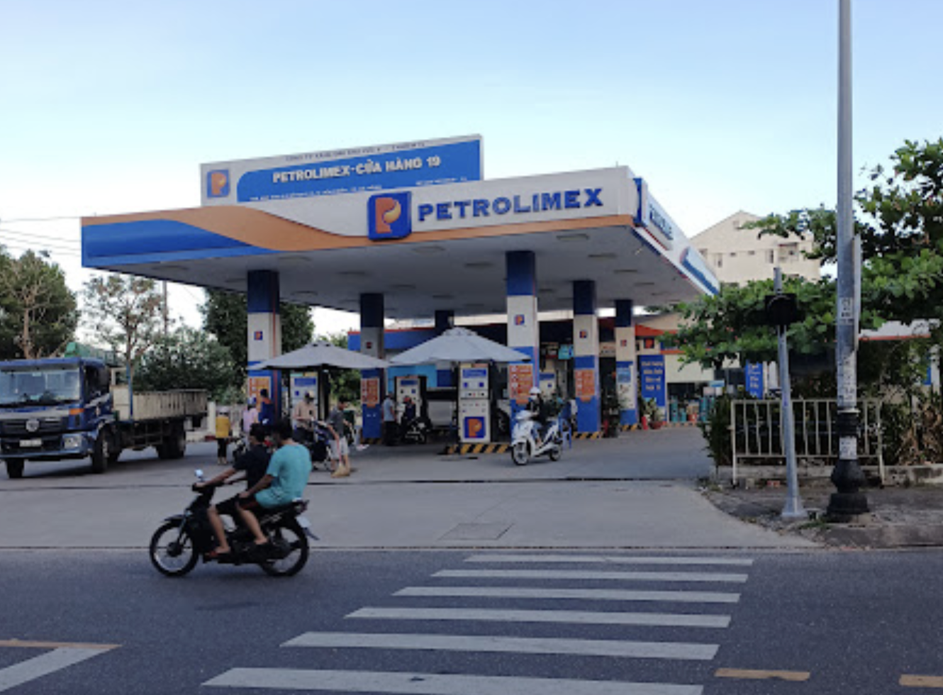 Cửa hàng xăng dầu Petrolimex Số 19 ảnh 1
