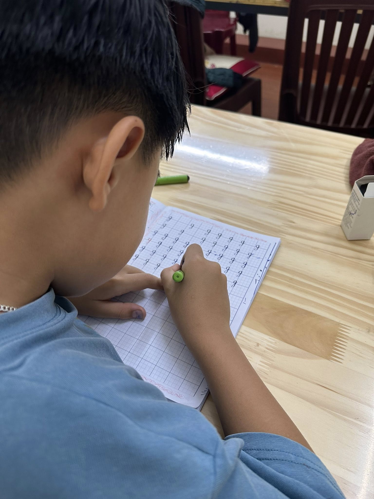 Lớp luyện chữ đẹp Nguyễn Ngọc ảnh 1