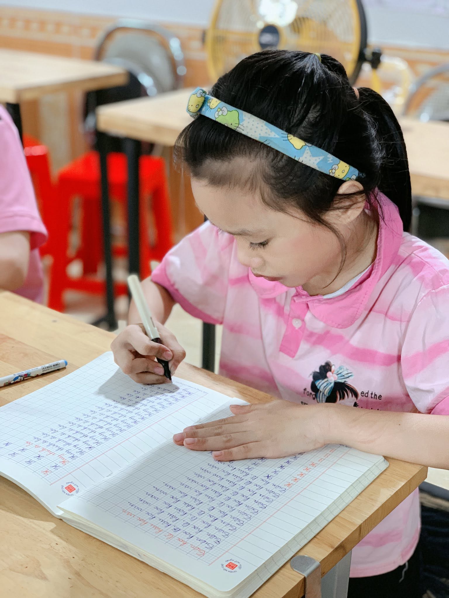 Luyện chữ đẹp cô Yến - Thành phố Hà Tĩnh ảnh 1