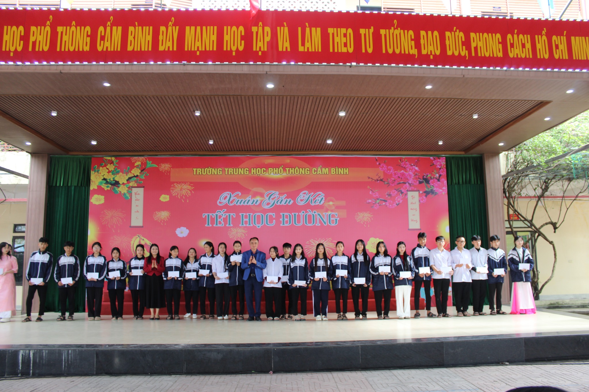 THPT Cẩm Bình ảnh 1