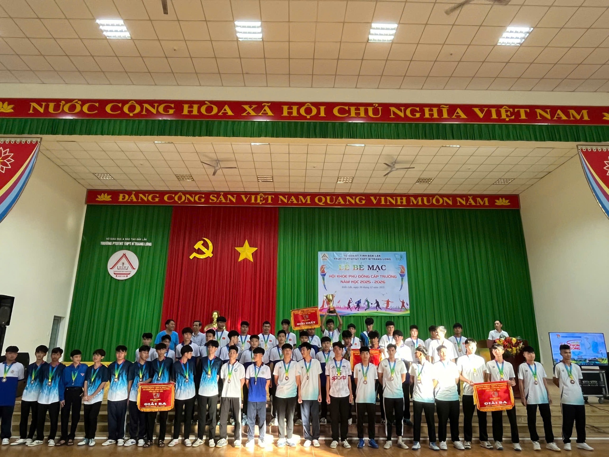 THPT Dân tộc nội trú N'Trang Lơng ảnh 1