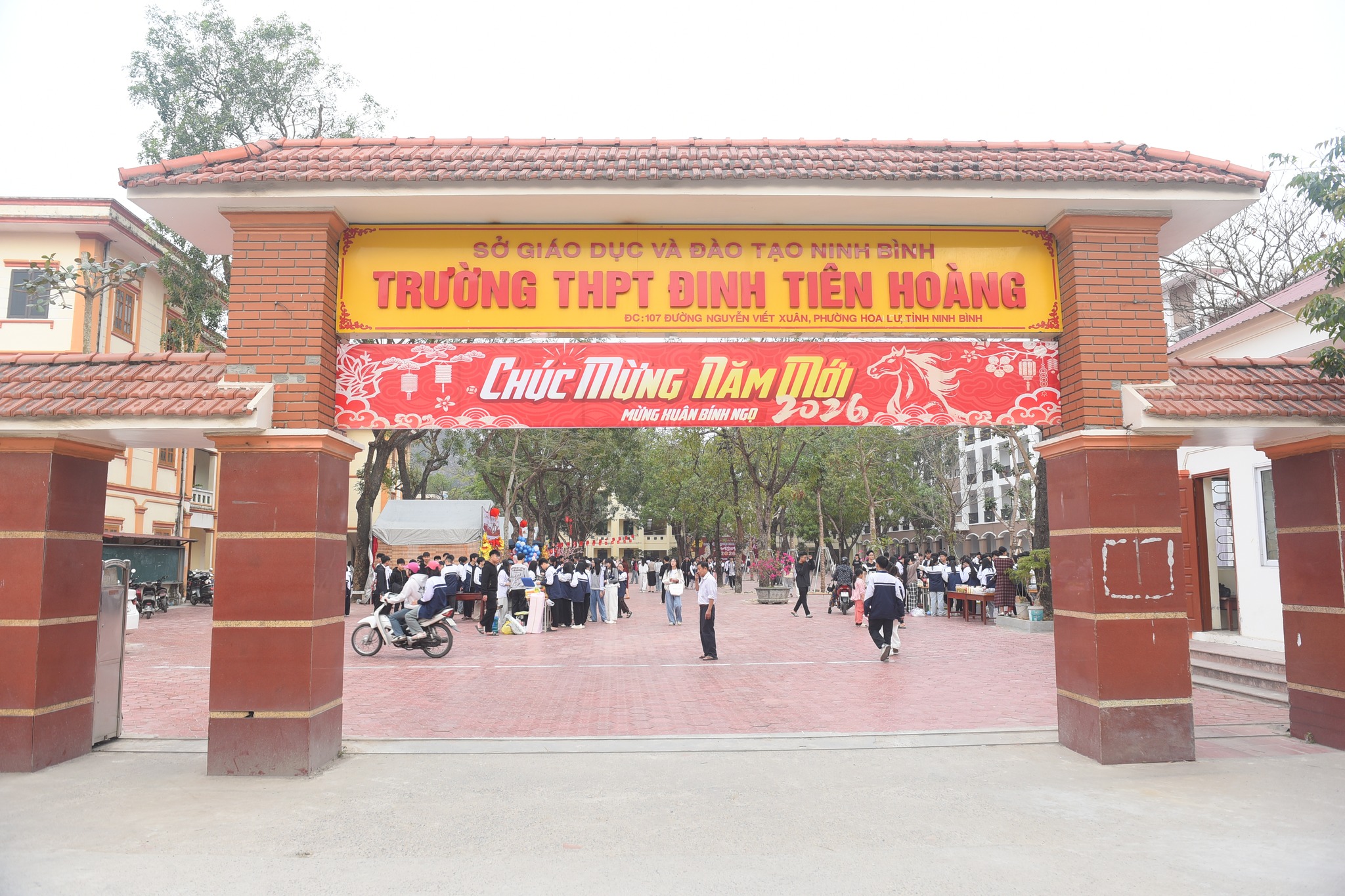 THPT Đinh Tiên Hoàng - Ninh Bình ảnh 2