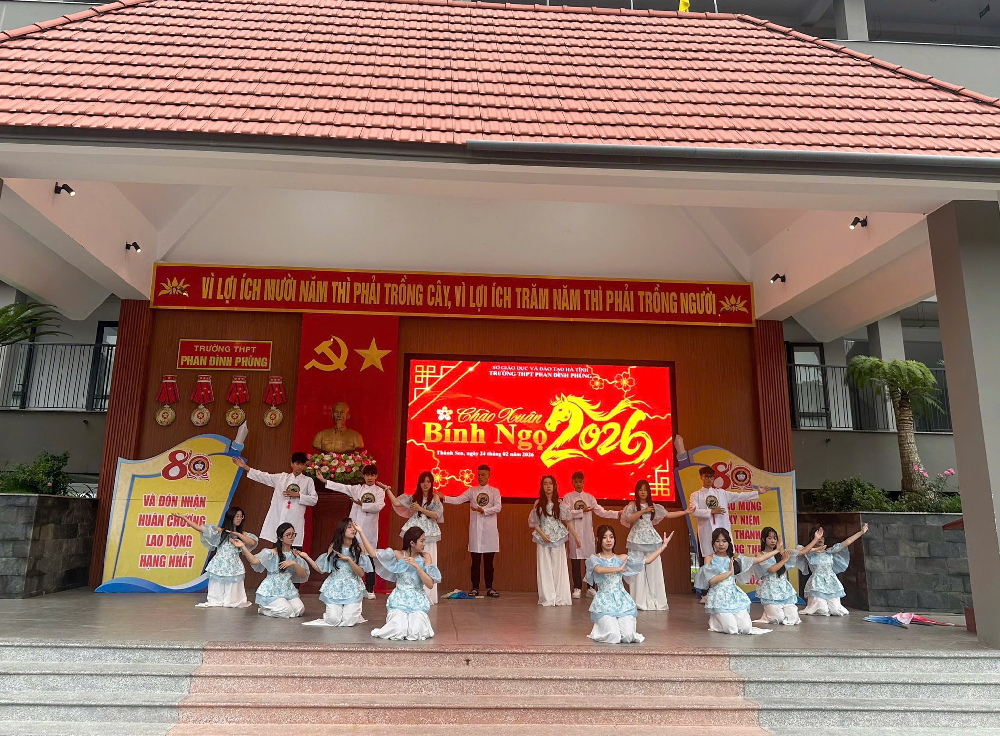 THPT Phan Đình Phùng ảnh 2