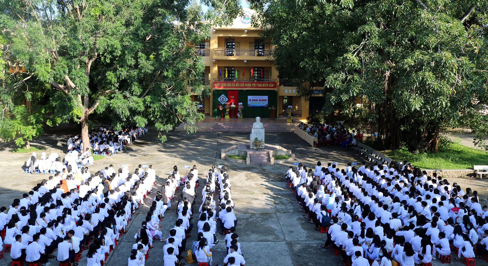 THPT Trần Cao Vân ảnh 1