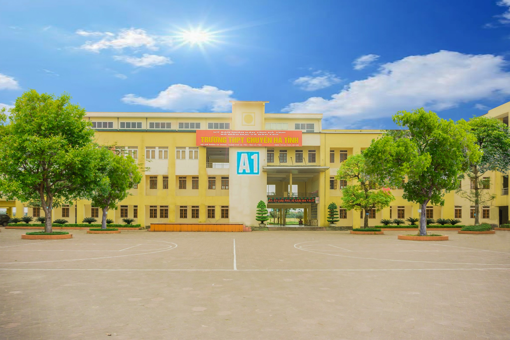 THPT chuyên Hà Tĩnh ảnh 2