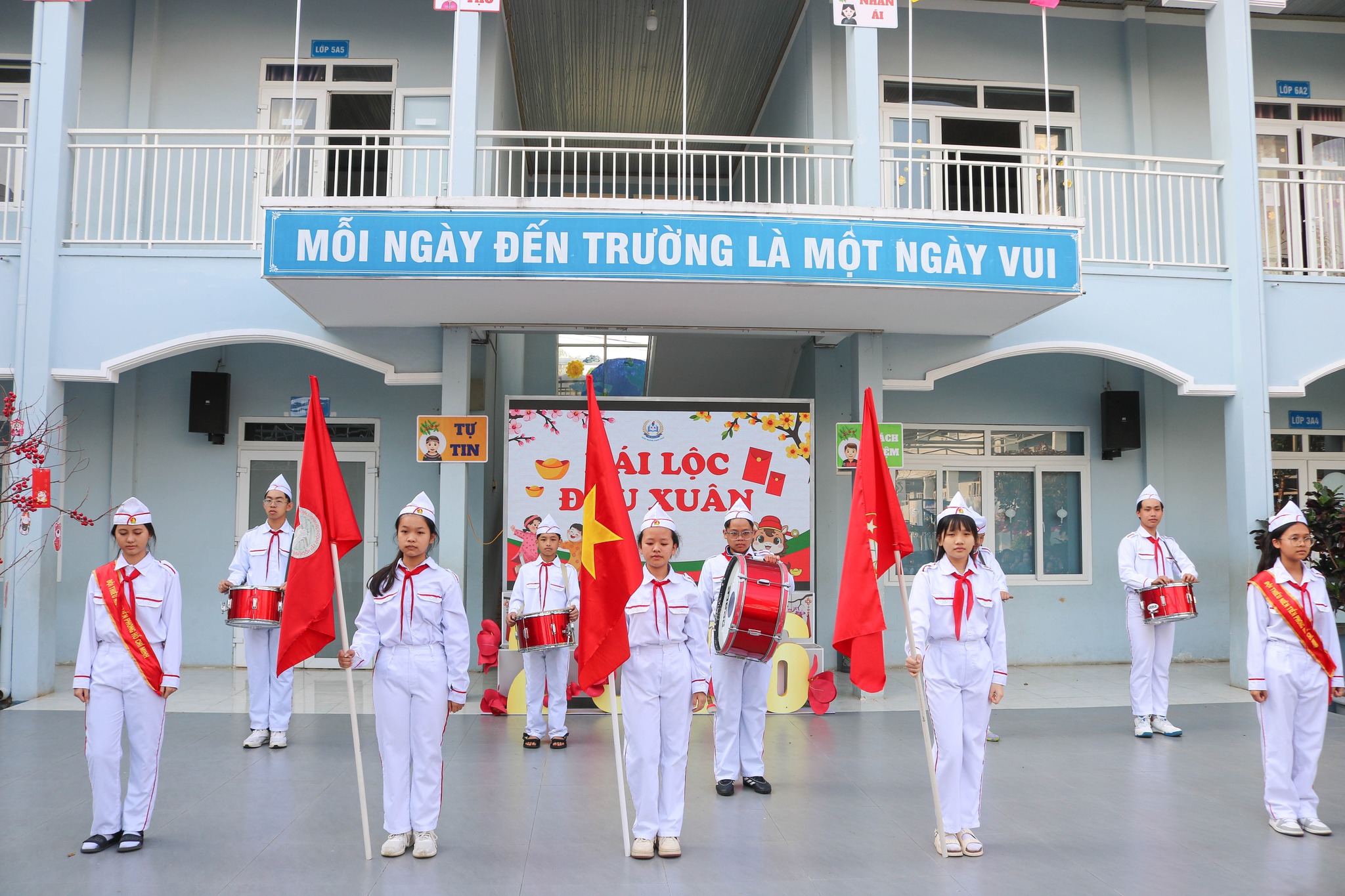 TRƯỜNG TIỂU HỌC&THCS NGUYỄN KHUYẾN ảnh 2