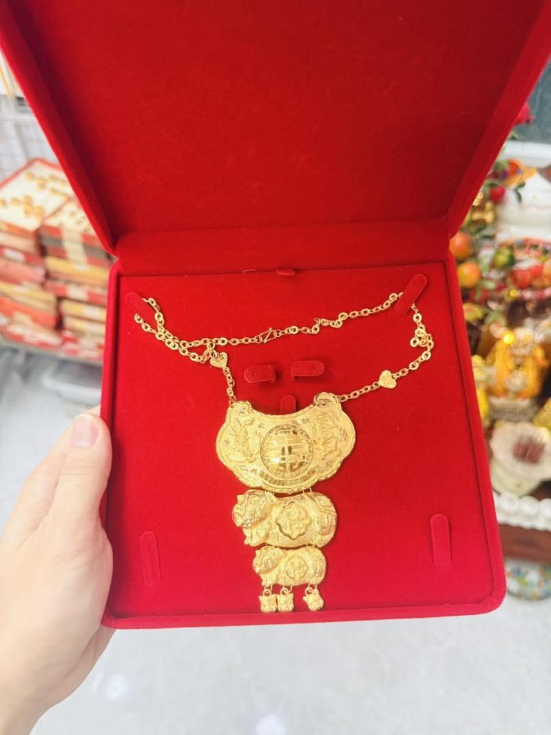 Trang sức BNN ảnh 1