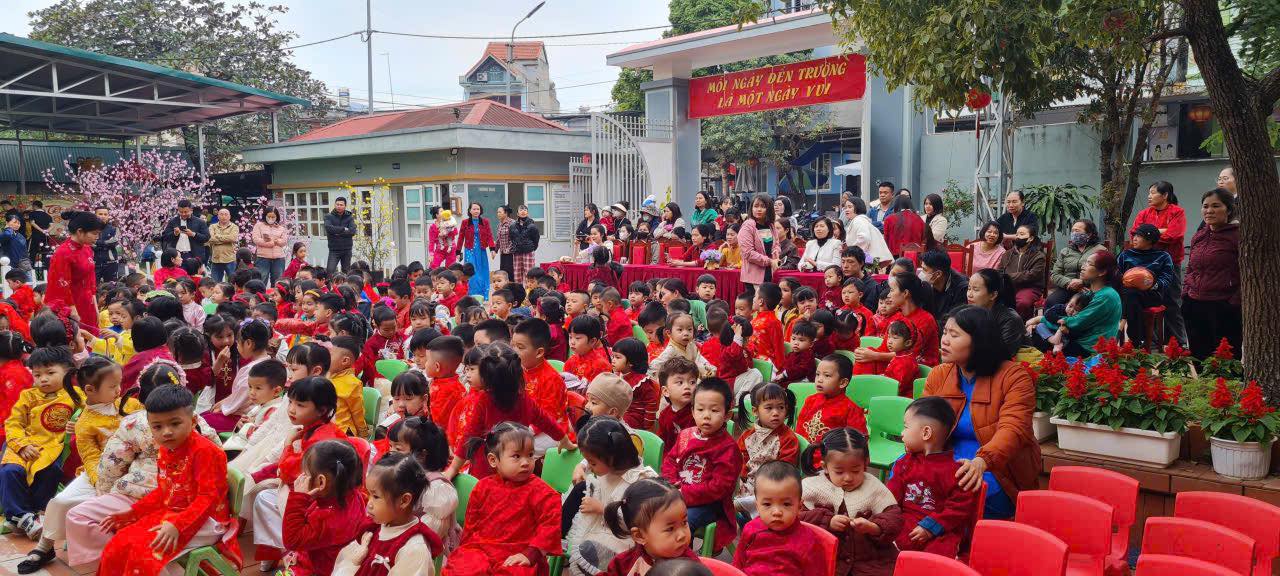 Trường Mầm non Việt Hưng ảnh 1