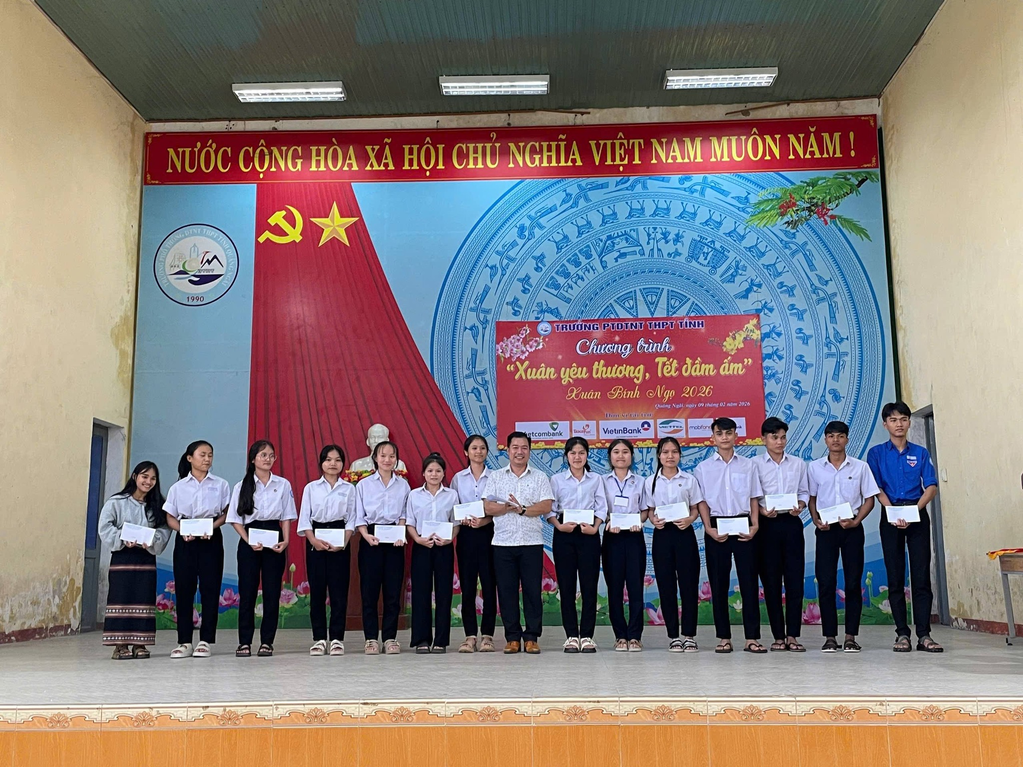 Trường PT DTNT THPT tỉnh Quảng Ngãi ảnh 2