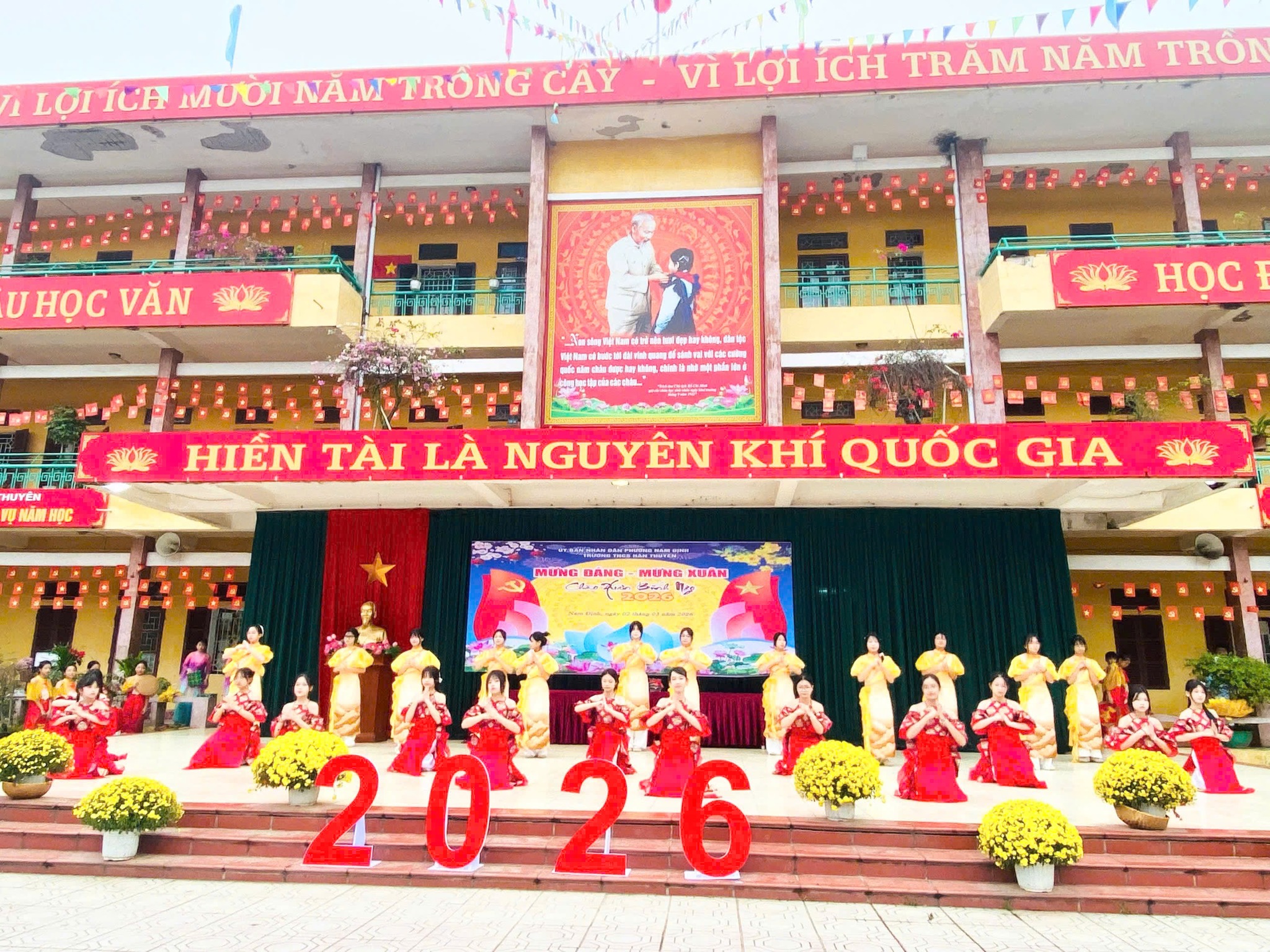 Trường THCS Hàn Thuyên ảnh 1