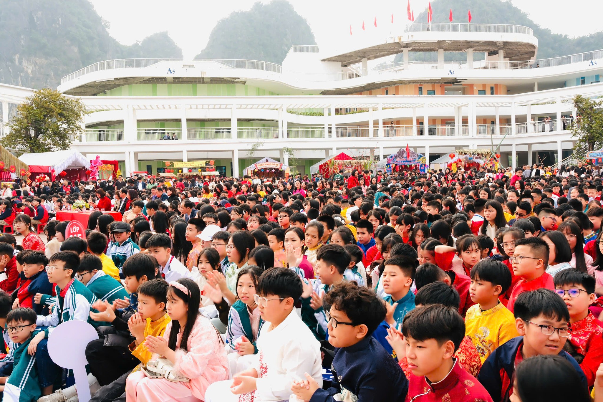 Trường THCS Lê Văn Tám ảnh 2