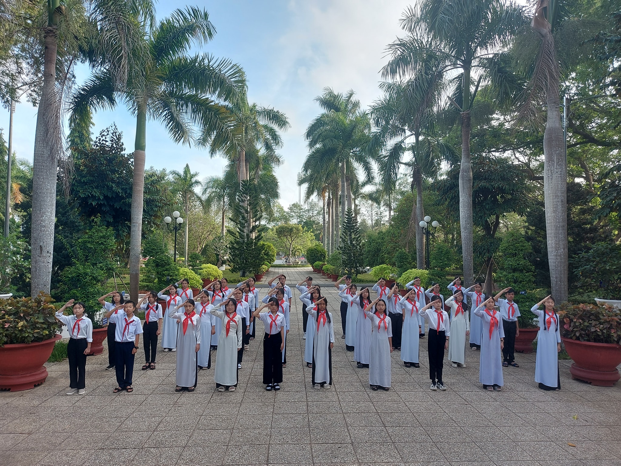 Trường THCS Lý Tự Trọng - phường Trà Vinh ảnh 1