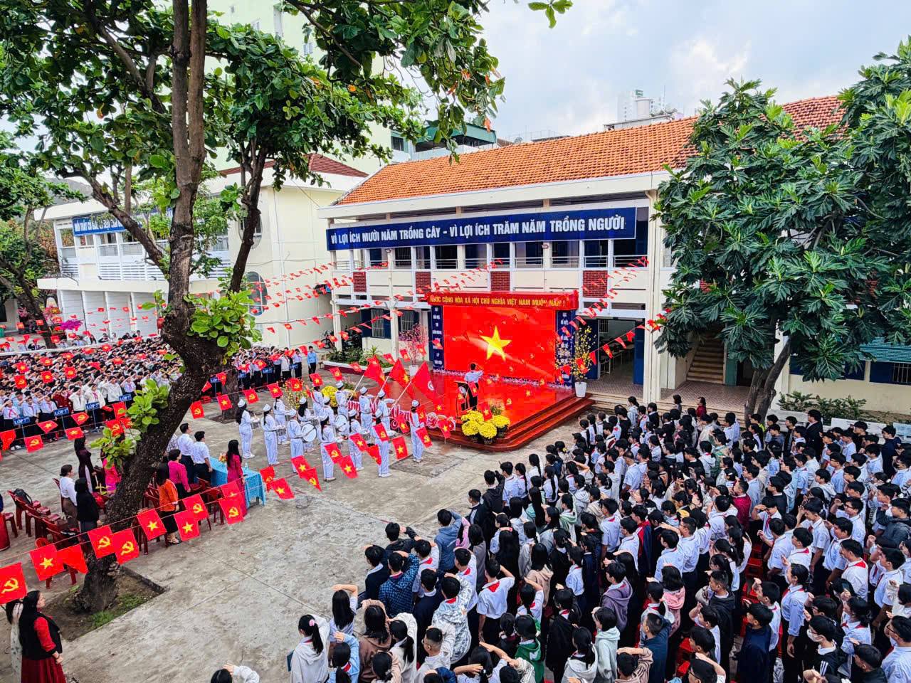 Trường THCS Mai Xuân Thưởng ảnh 1