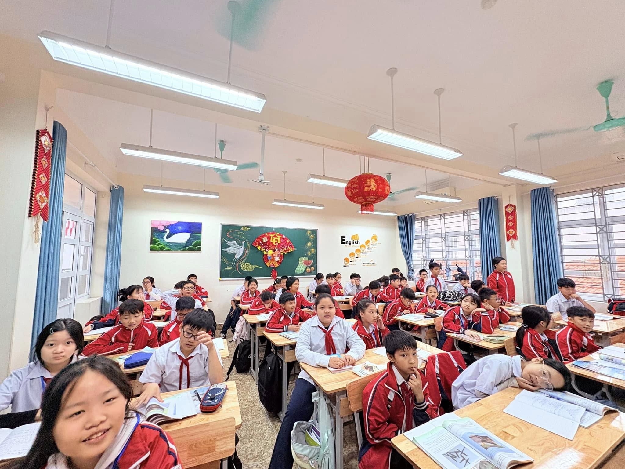 Trường THCS Nguyễn Trãi - Phường Việt Hưng ảnh 1